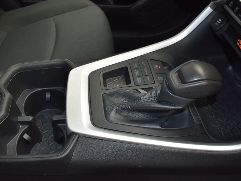 2022 White Toyota RAV4 XLE AWD SUV