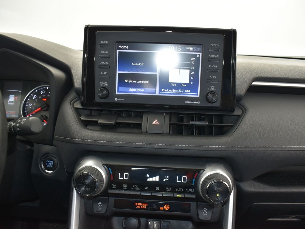 2022 White Toyota RAV4 XLE AWD SUV