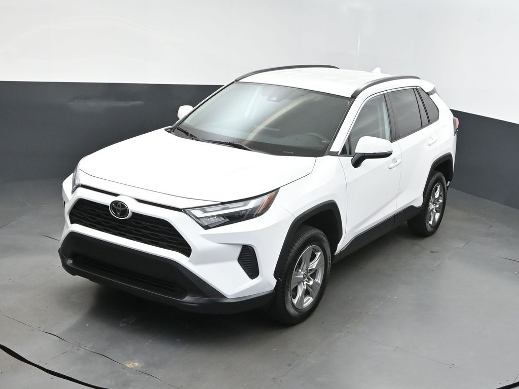 2022 White Toyota RAV4 XLE AWD SUV
