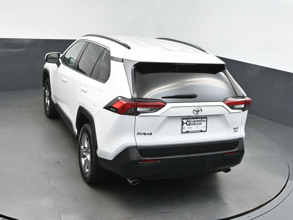 2022 White Toyota RAV4 XLE AWD SUV