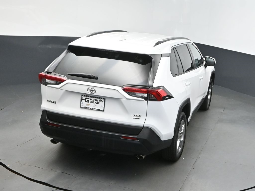 2022 White Toyota RAV4 XLE AWD SUV