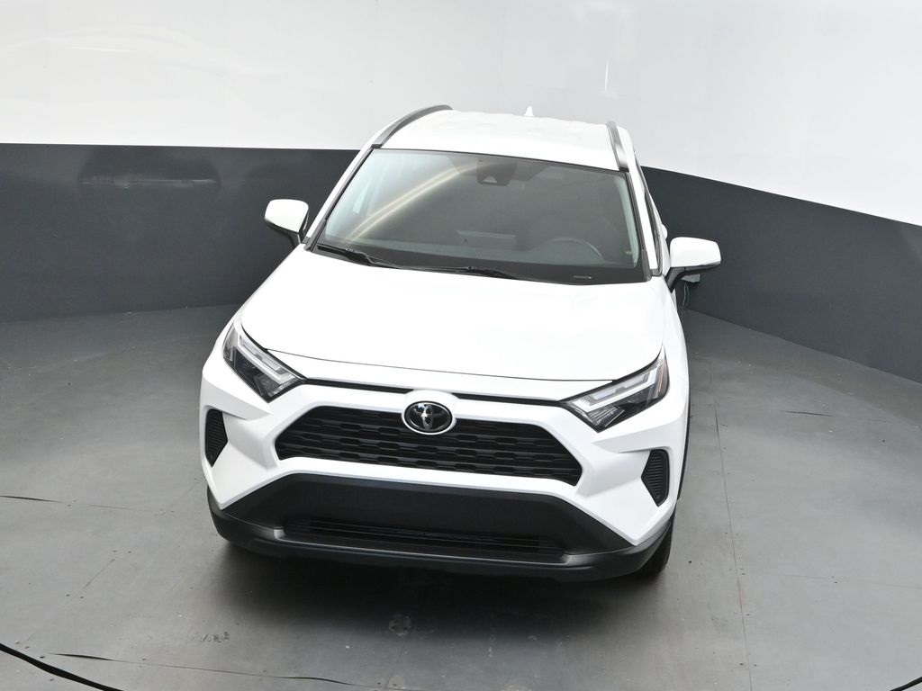 2022 White Toyota RAV4 XLE AWD SUV