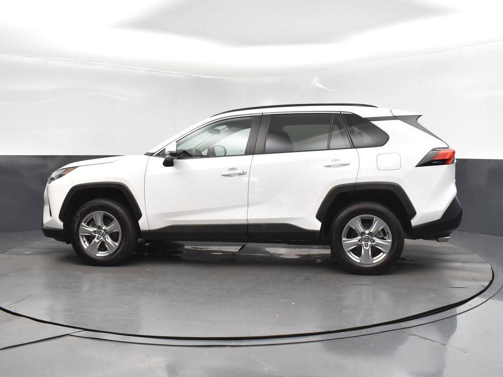 2022 White Toyota RAV4 XLE AWD SUV