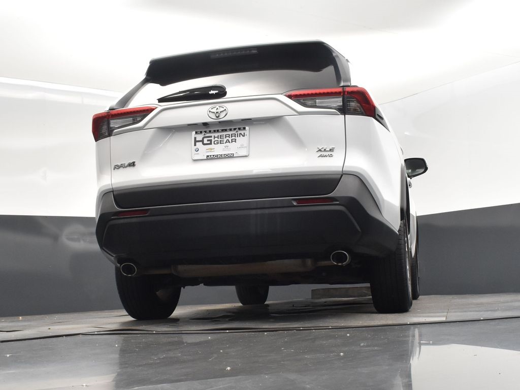 2022 White Toyota RAV4 XLE AWD SUV