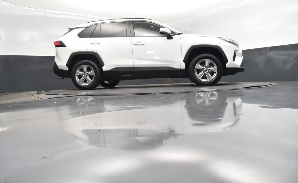 2022 White Toyota RAV4 XLE AWD SUV