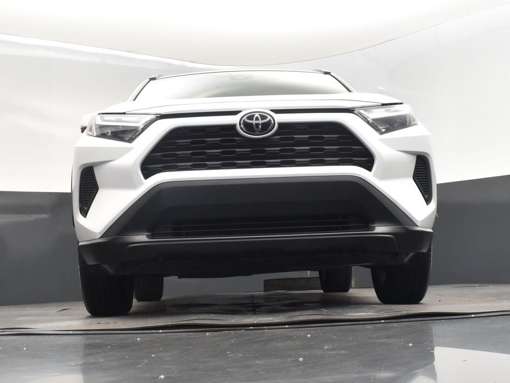 2022 White Toyota RAV4 XLE AWD SUV