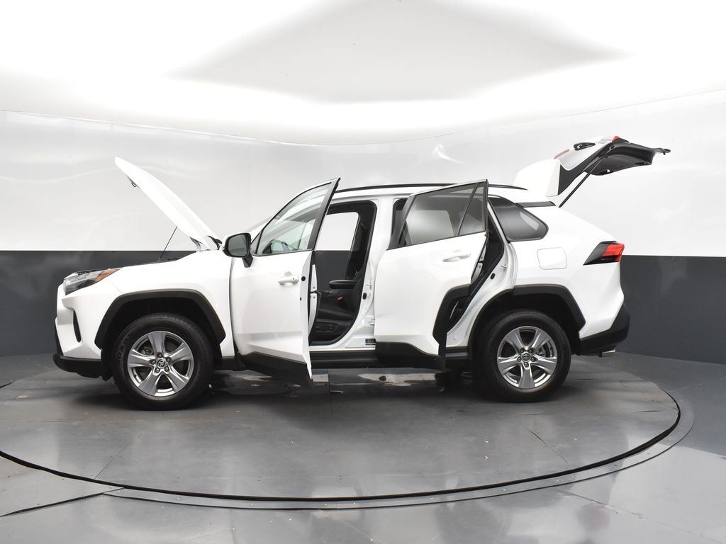 2022 White Toyota RAV4 XLE AWD SUV