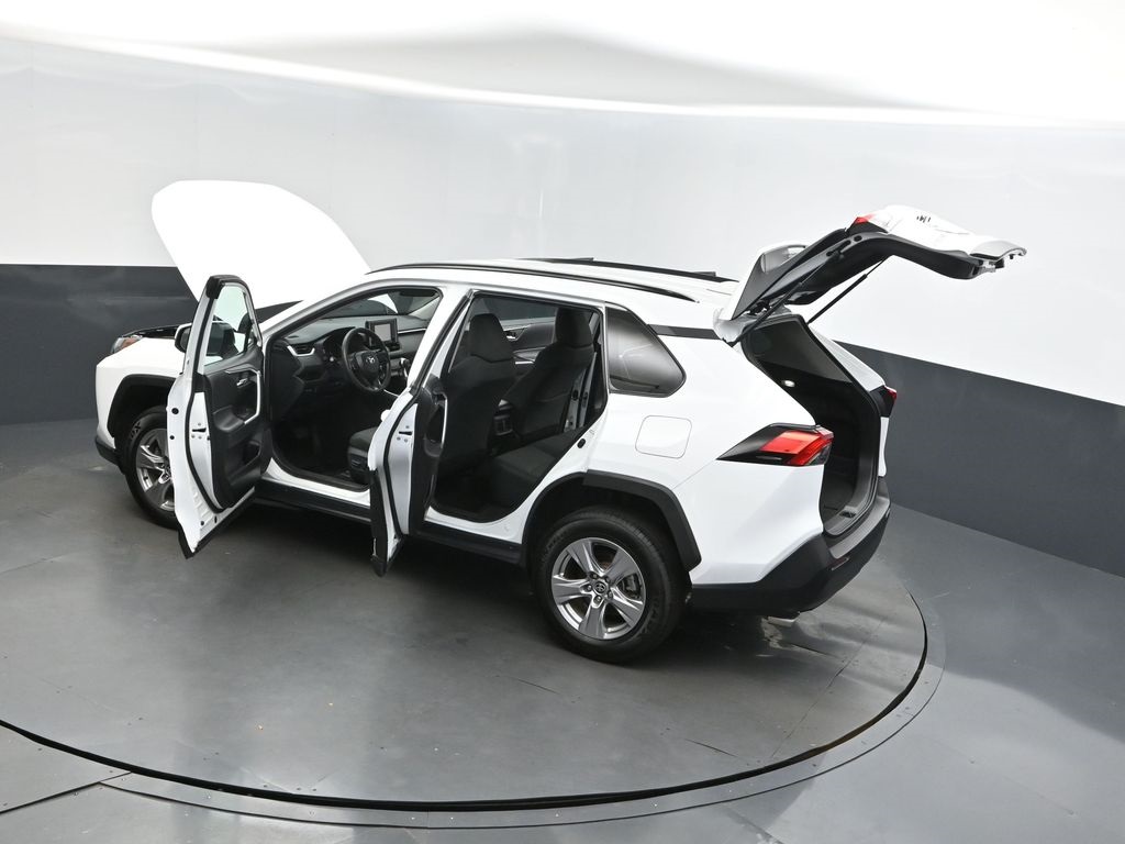 2022 White Toyota RAV4 XLE AWD SUV