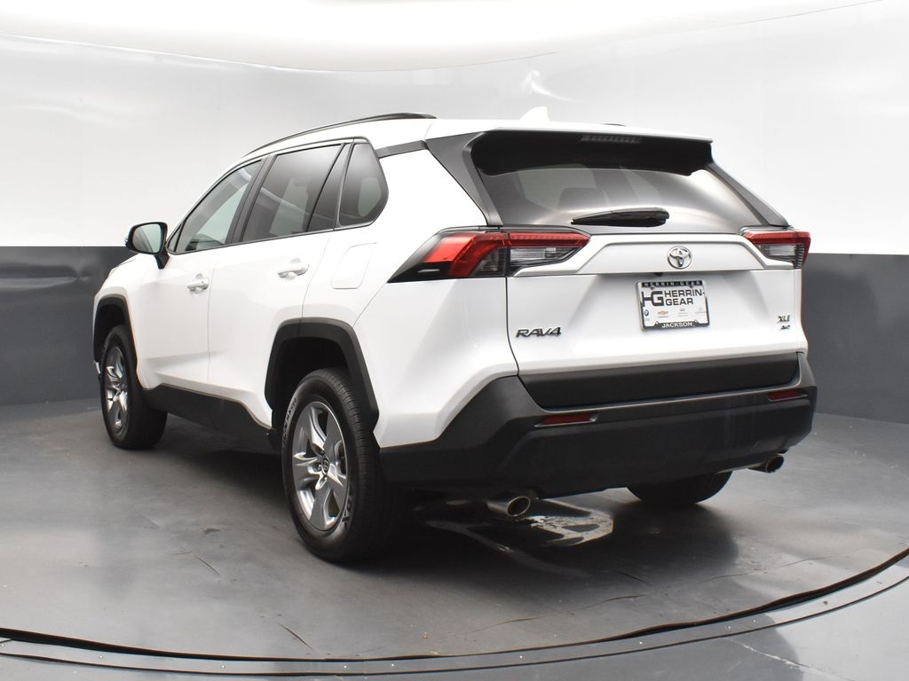 2022 White Toyota RAV4 XLE AWD SUV