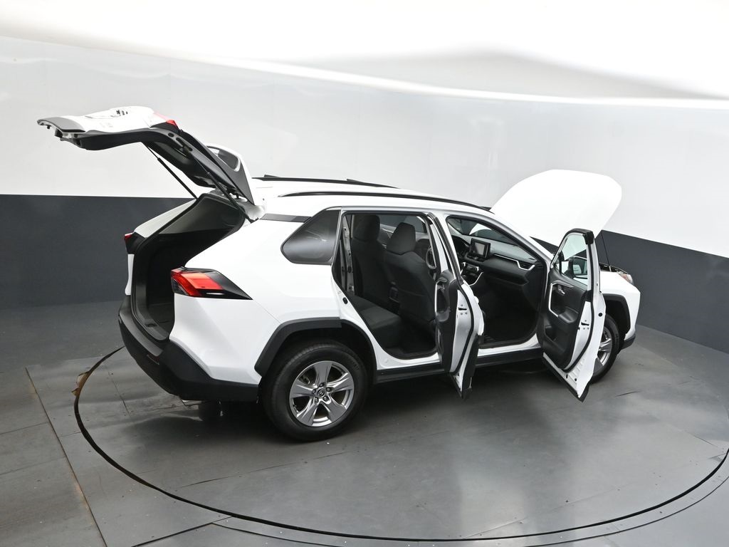 2022 White Toyota RAV4 XLE AWD SUV