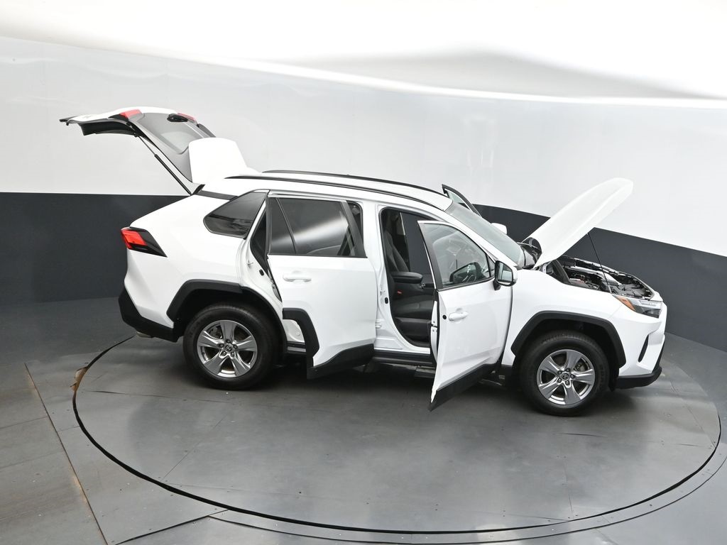 2022 White Toyota RAV4 XLE AWD SUV