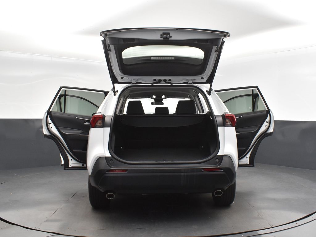 2022 White Toyota RAV4 XLE AWD SUV