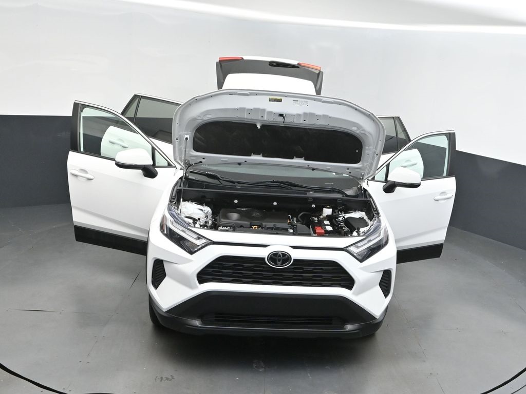 2022 White Toyota RAV4 XLE AWD SUV