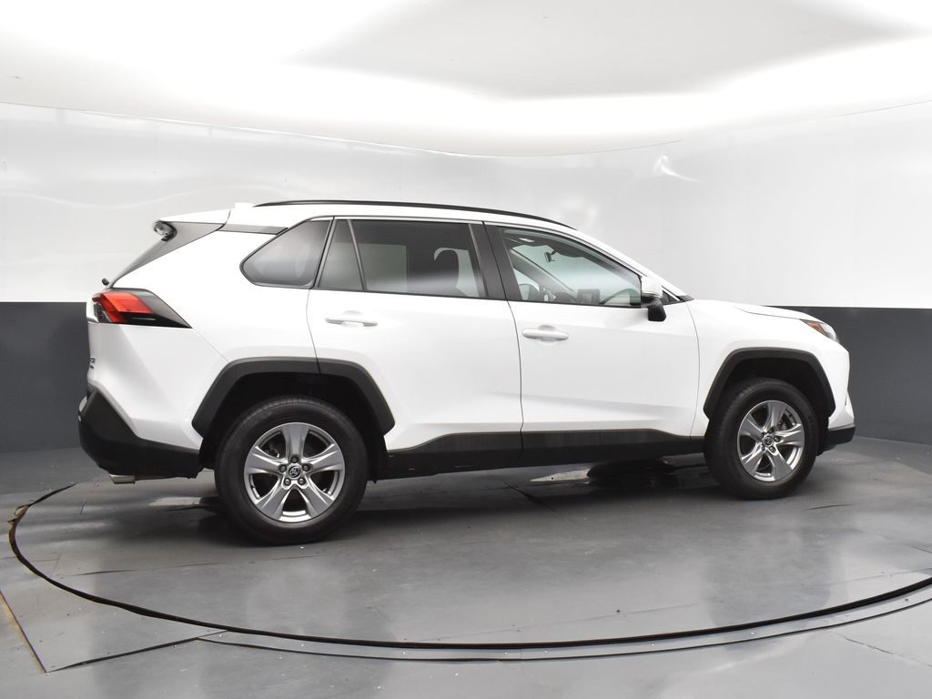 2022 White Toyota RAV4 XLE AWD SUV