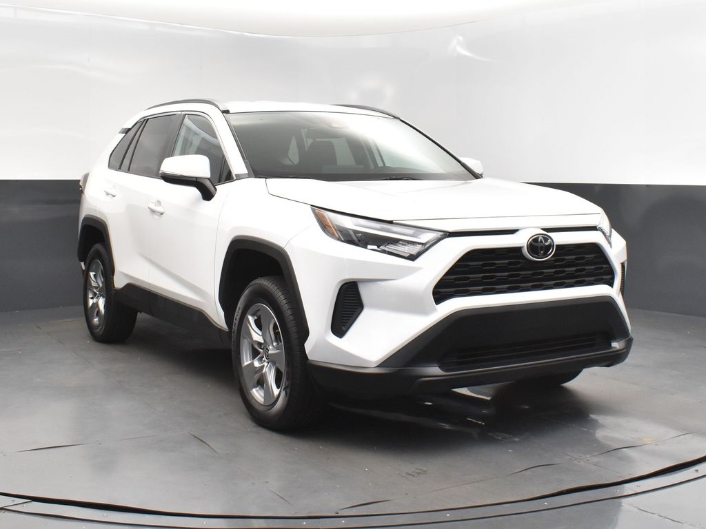 2022 White Toyota RAV4 XLE AWD SUV