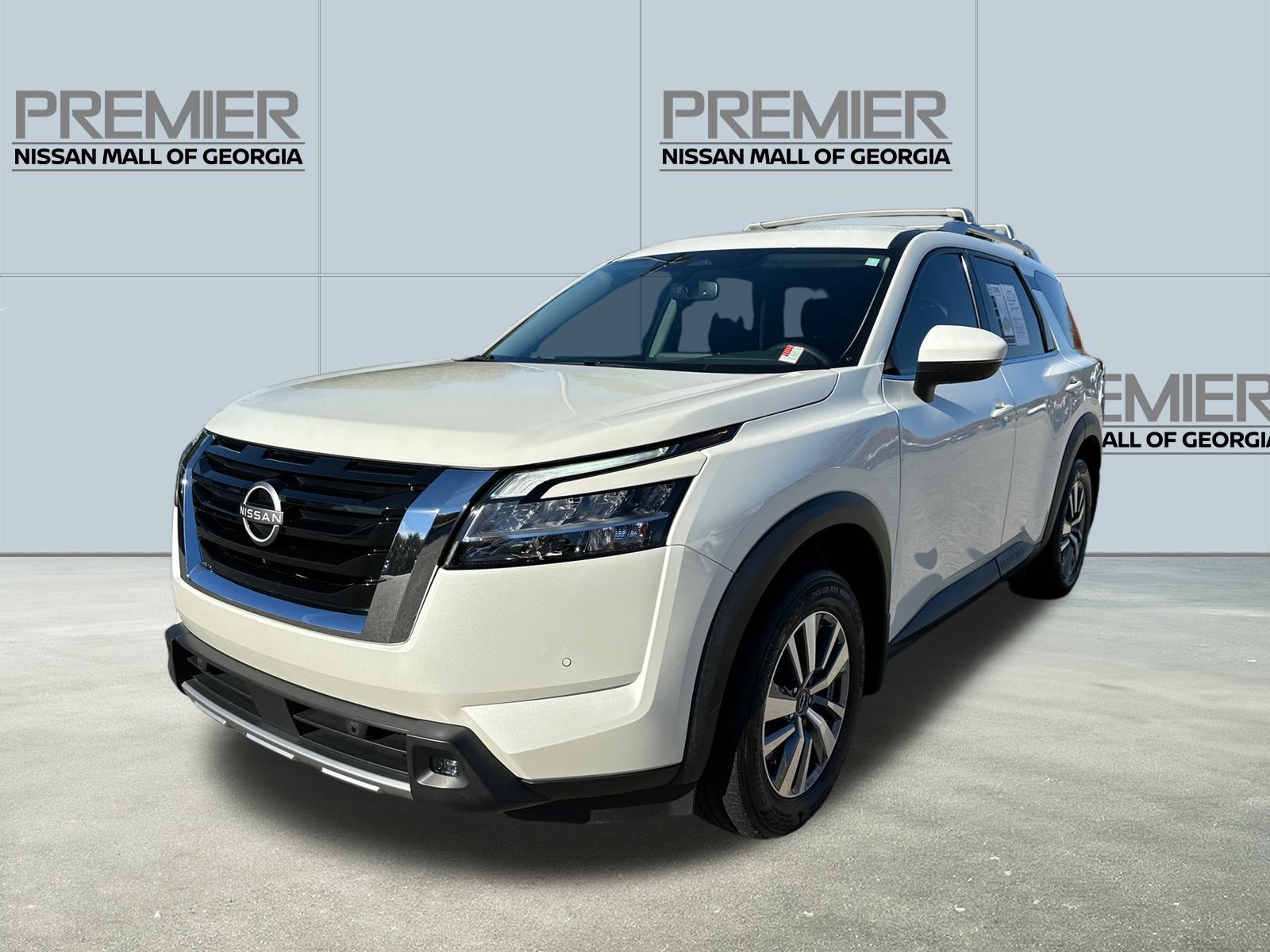 2022 Nissan Pathfinder SL's photo