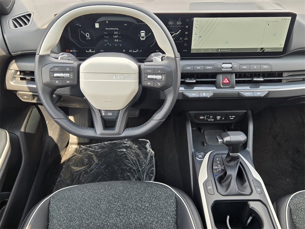 2025 Kia K4 GT-Line photo 16