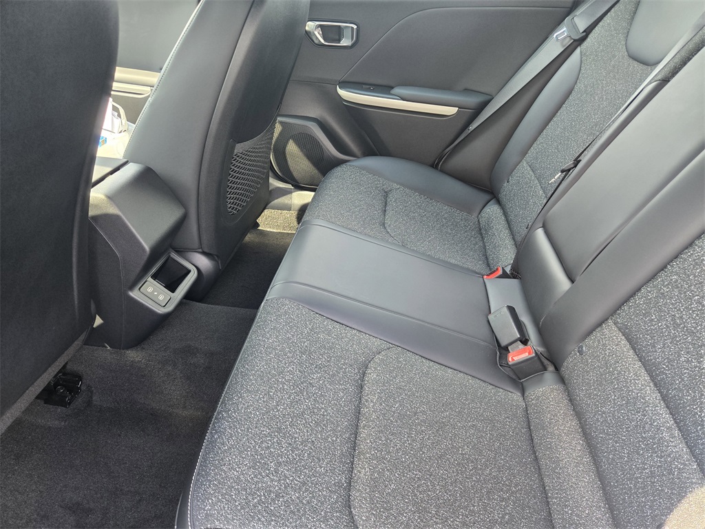 2025 Kia K4 GT-Line photo 17