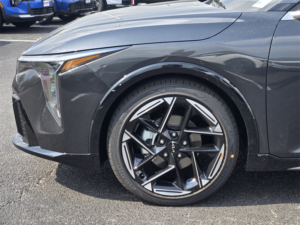 2025 Kia K4 GT-Line photo 4