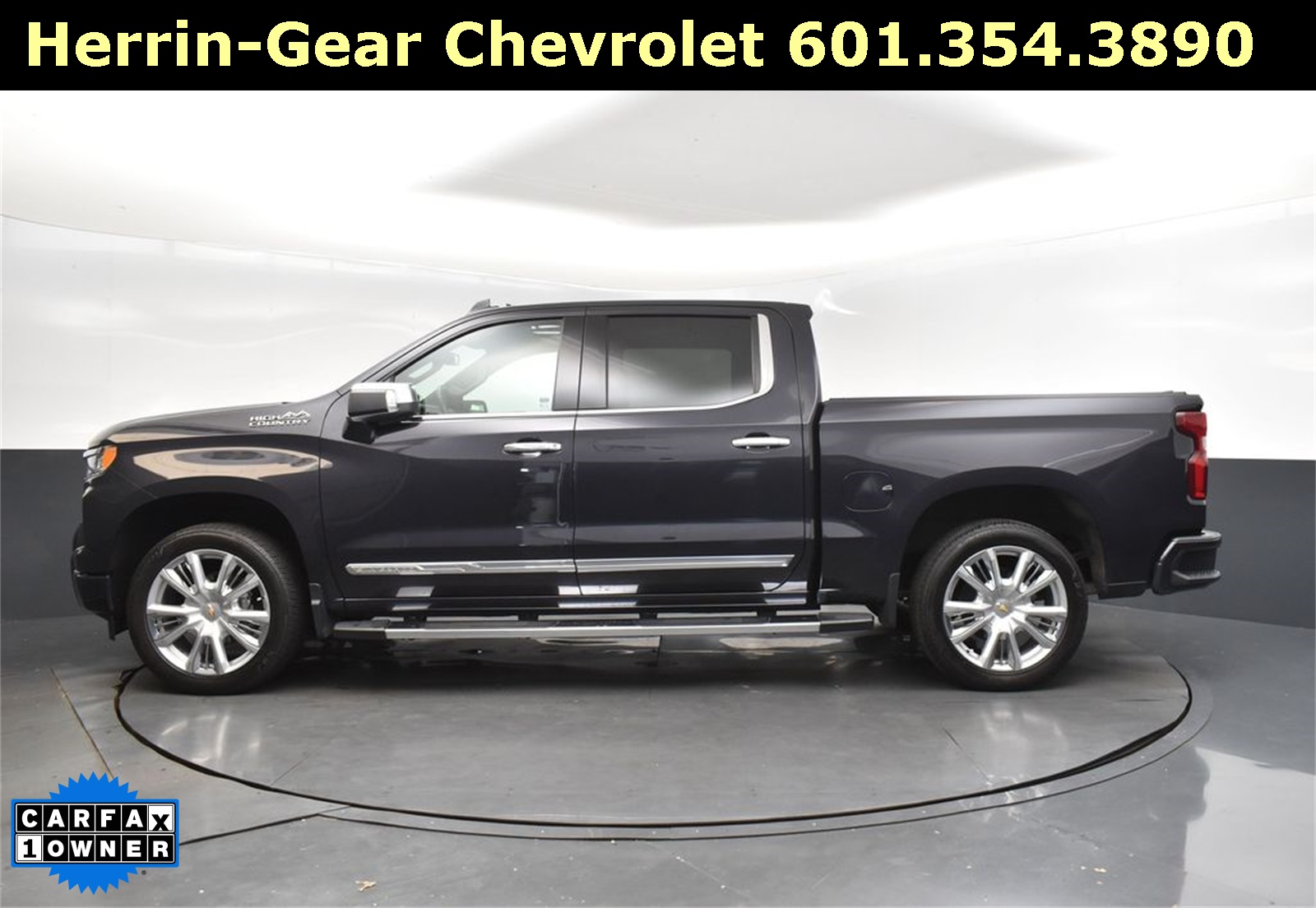2024 Dark Ash Metallic Chevrolet Silverado 1500 High Country 4X4 Truck