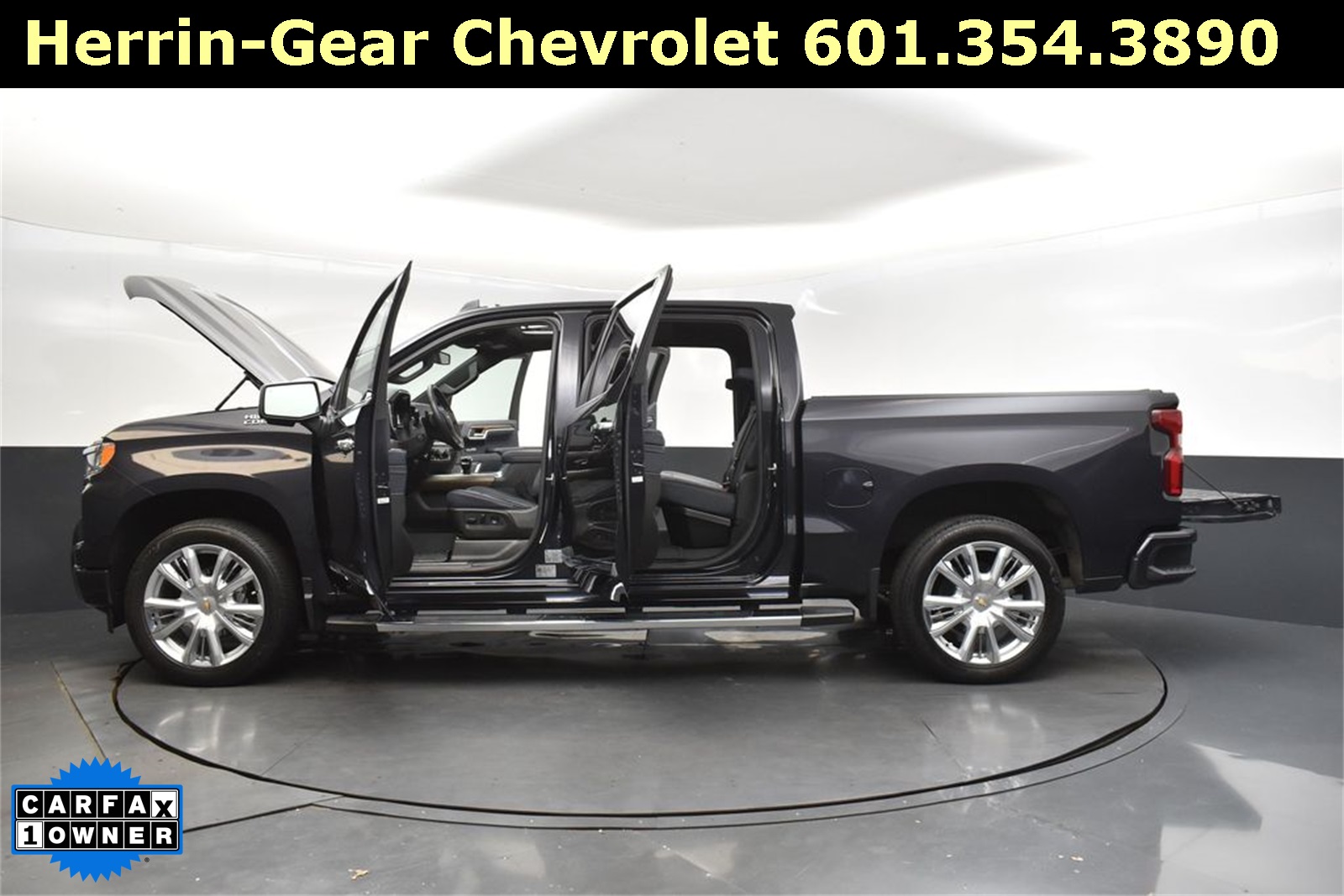 2024 Dark Ash Metallic Chevrolet Silverado 1500 High Country 4X4 Truck