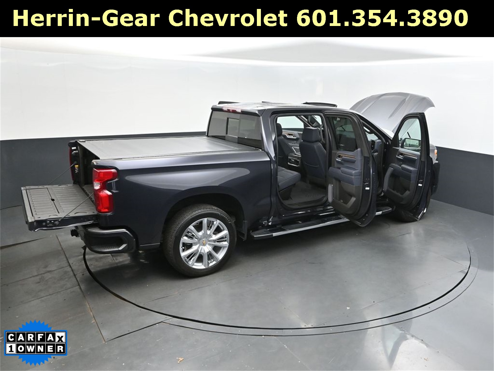 2024 Dark Ash Metallic Chevrolet Silverado 1500 High Country 4X4 Truck