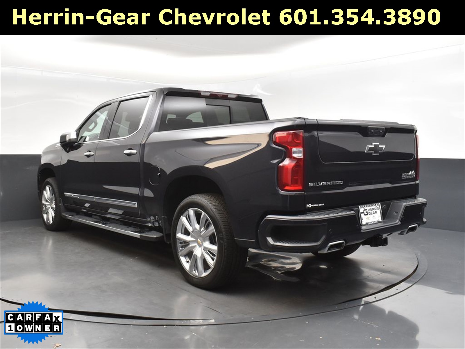 2024 Dark Ash Metallic Chevrolet Silverado 1500 High Country 4X4 Truck