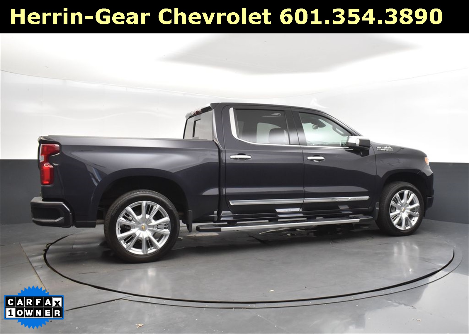2024 Dark Ash Metallic Chevrolet Silverado 1500 High Country 4X4 Truck