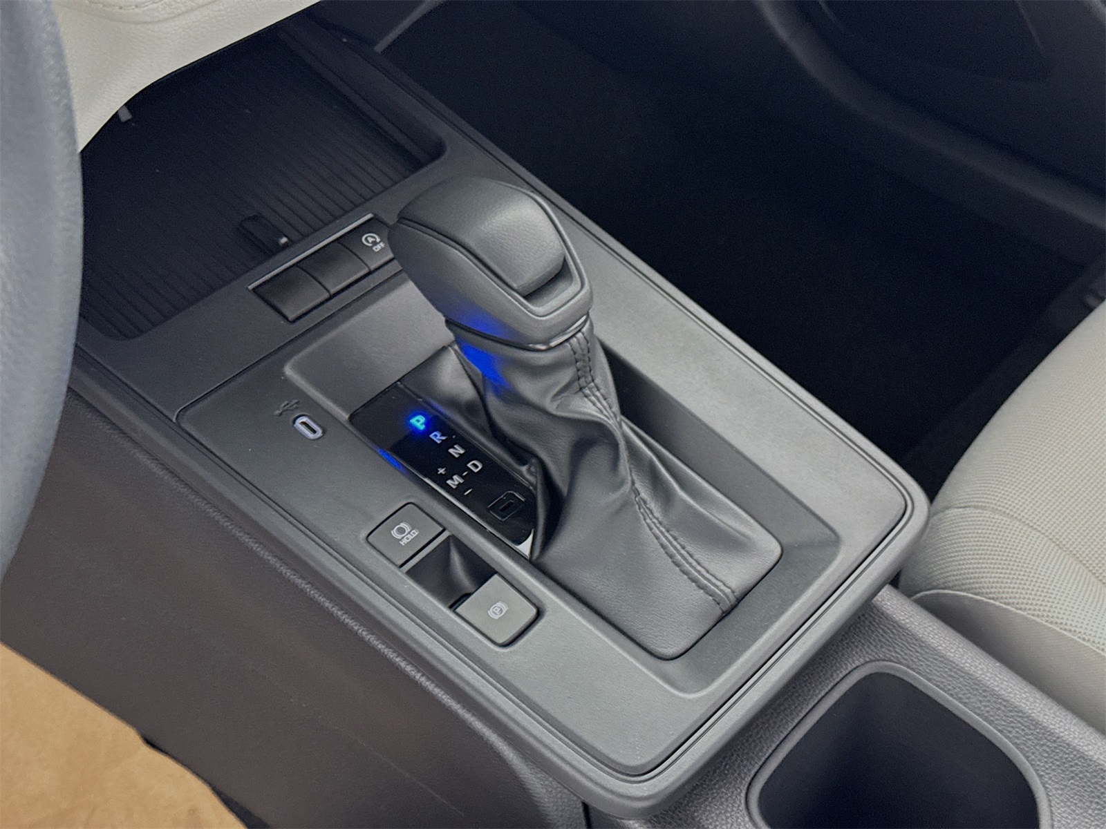 2026 Toyota Corolla Cross L photo 9