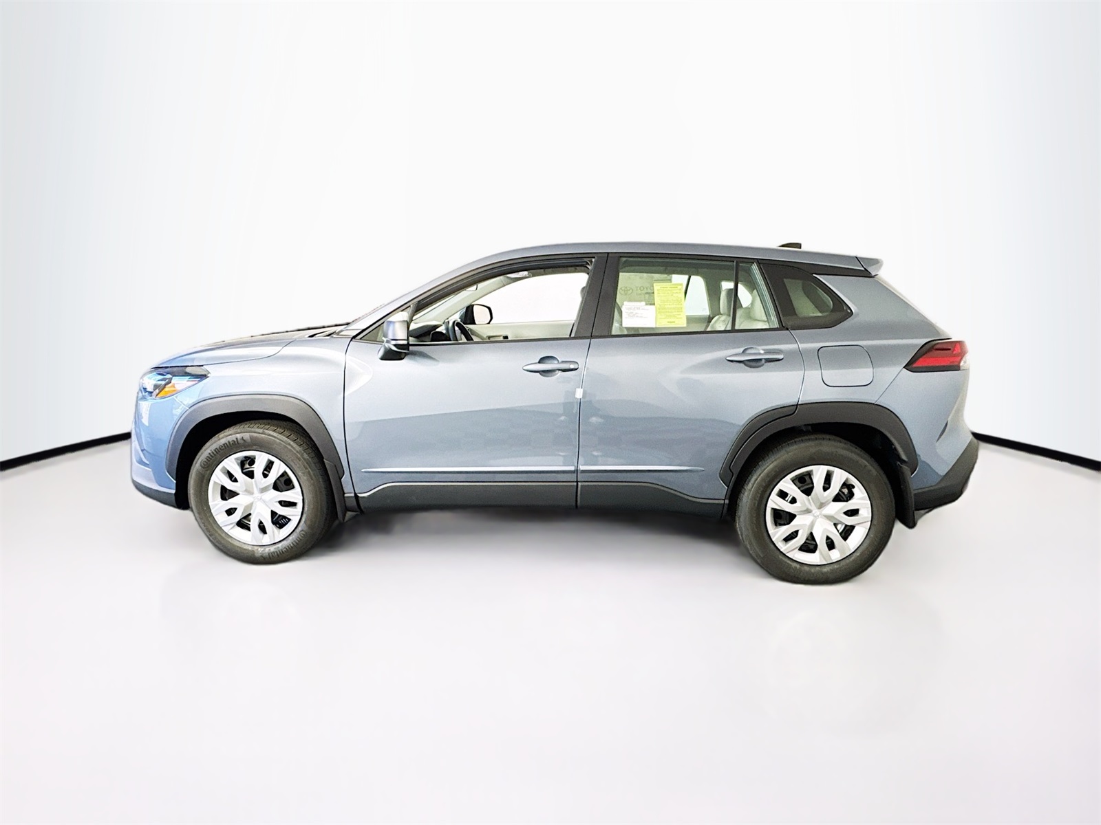 2026 Toyota Corolla Cross L photo 3