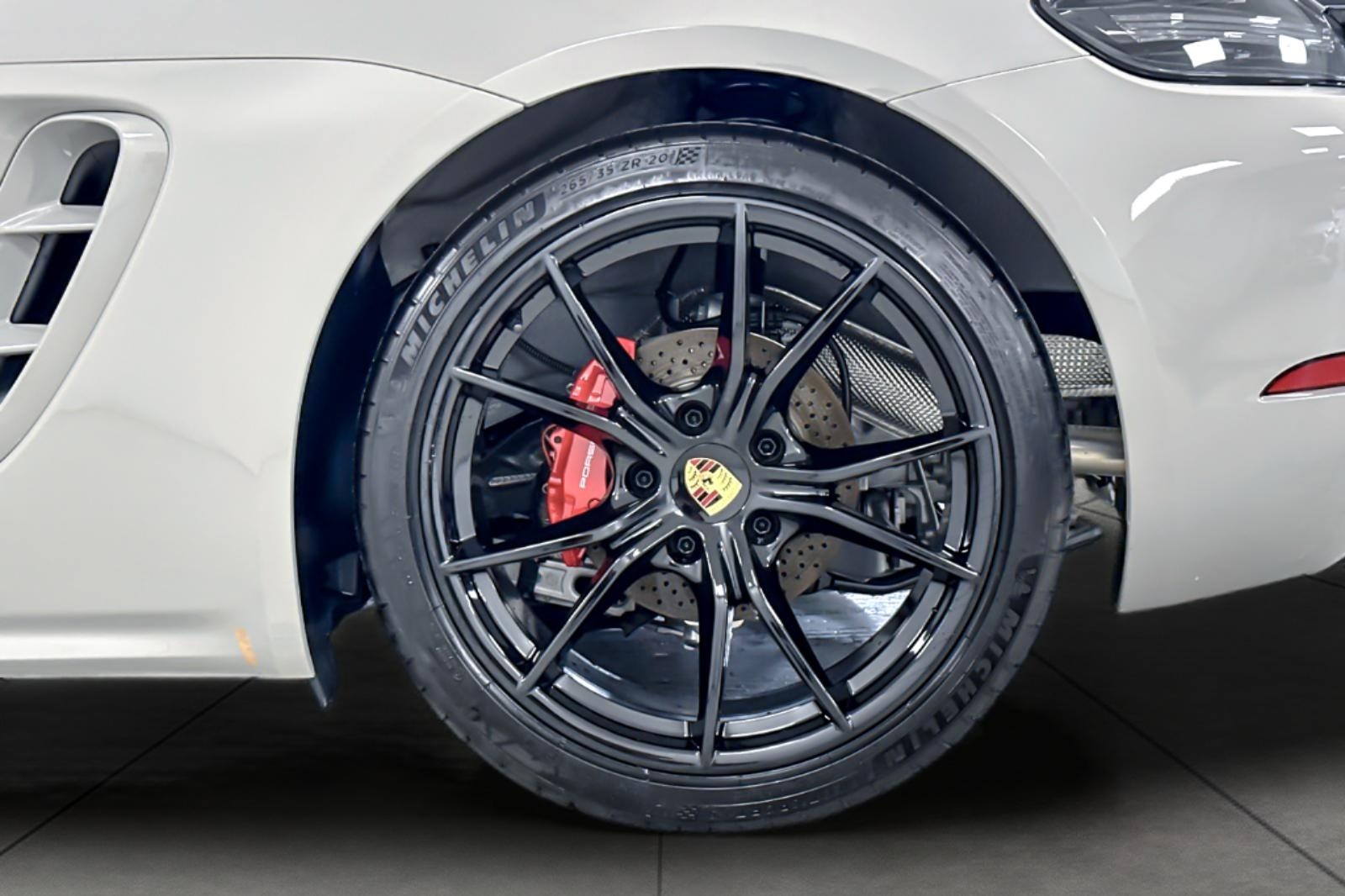 2025 Porsche Cayman S photo 12