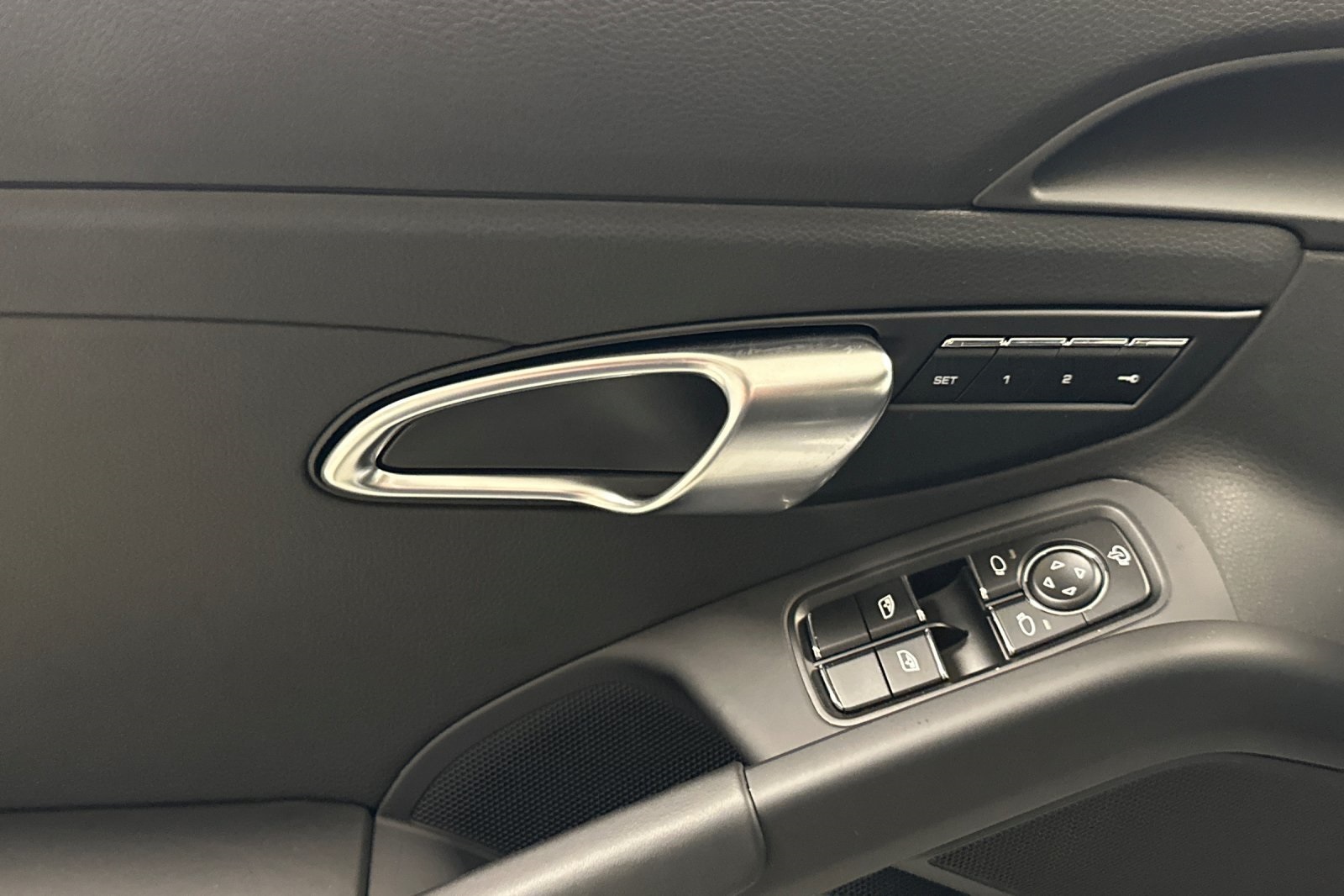 2025 Porsche Cayman S photo 13