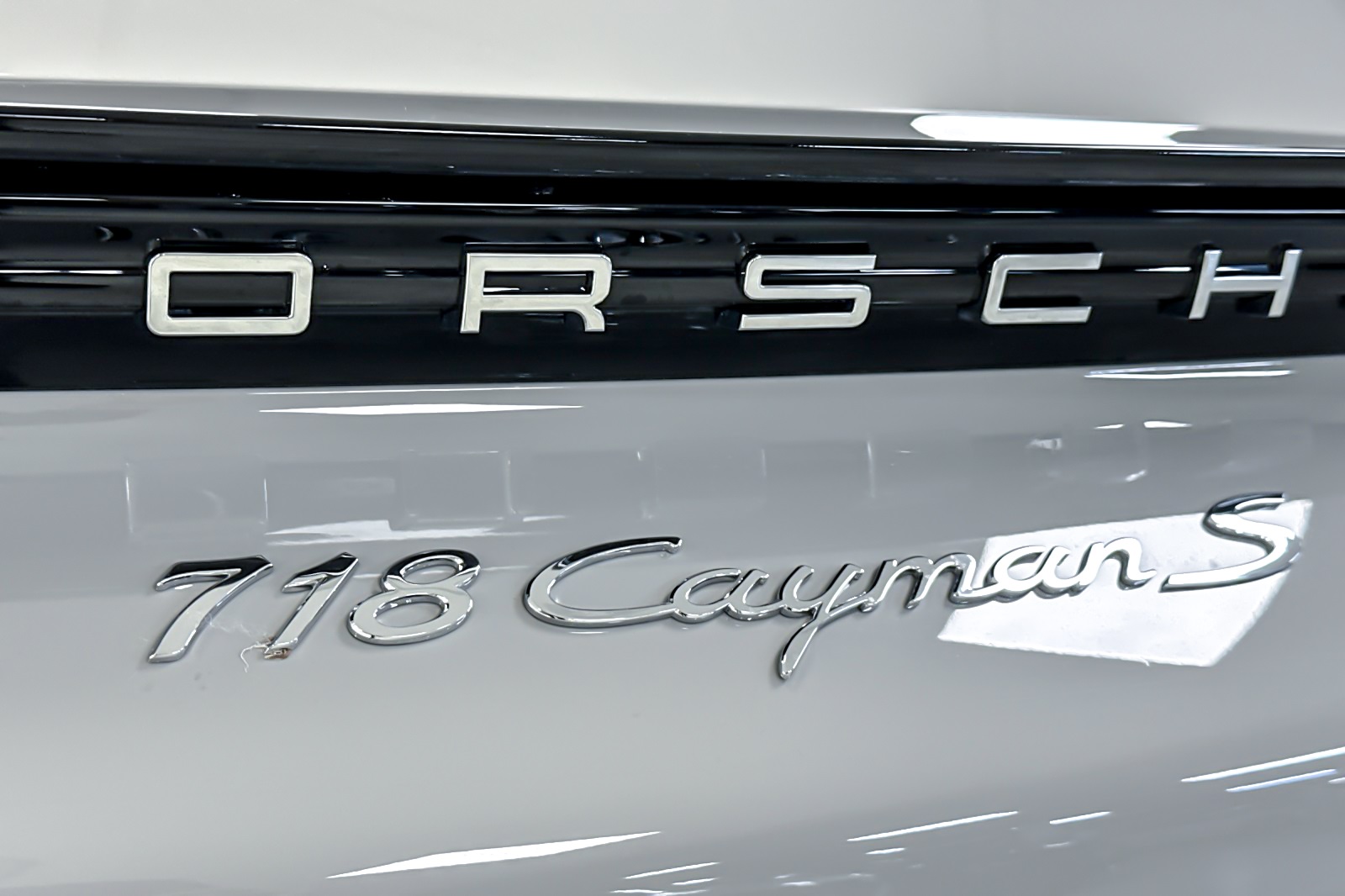 2025 Porsche Cayman S photo 24