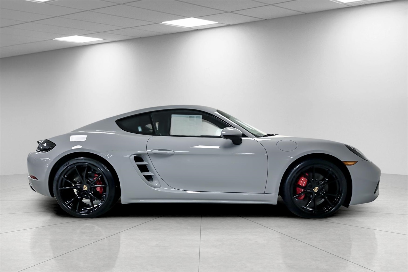 2025 Porsche Cayman S photo 9