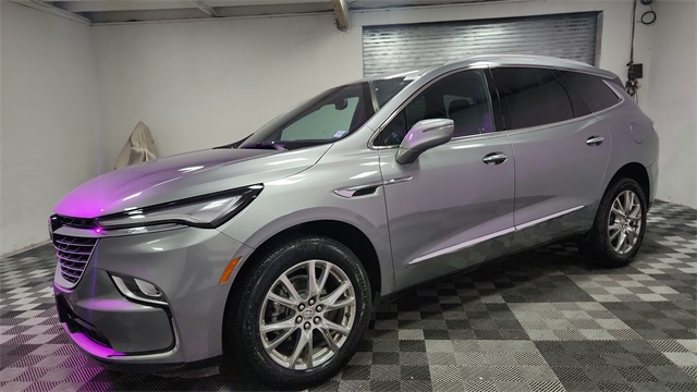 2023 Buick Enclave Essence FWD 2023 Buick Enclave Essence FWD