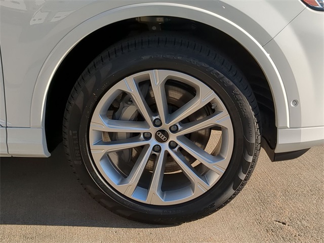 new 2026 Audi Q7 car, priced at $66,445