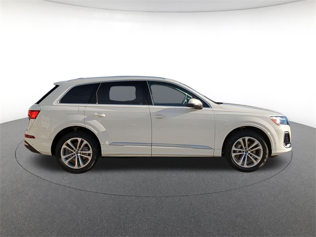 new 2026 Audi Q7 car, priced at $66,445