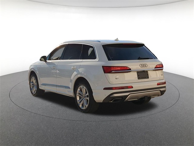 new 2026 Audi Q7 car, priced at $66,445