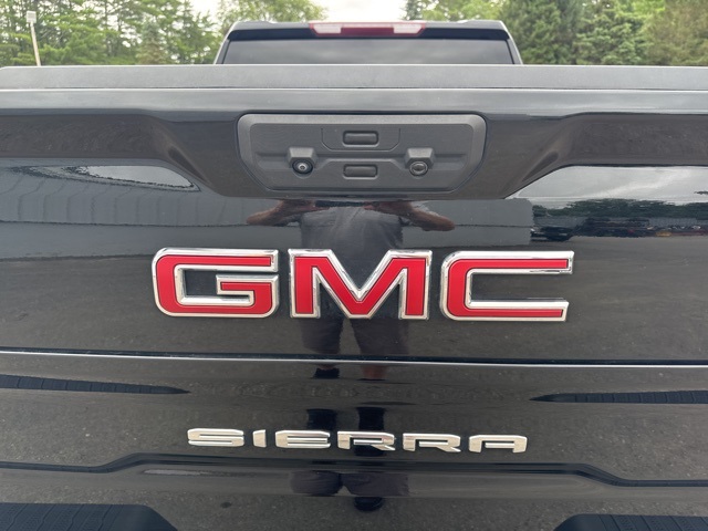 2022 Onyx Black GMC Sierra 1500 SLT 4X4 Truck