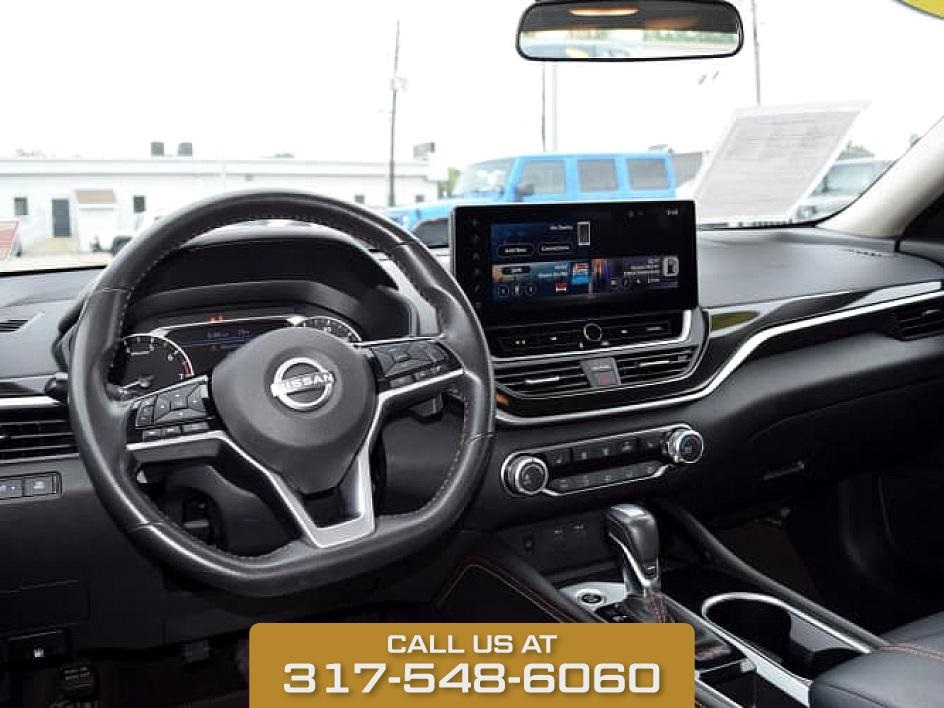 2024 Brilliant Silver Metallic Nissan Altima 2.5 SR FWD Sedan