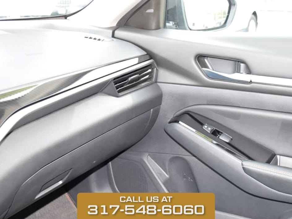 2024 Brilliant Silver Metallic Nissan Altima 2.5 SR FWD Sedan
