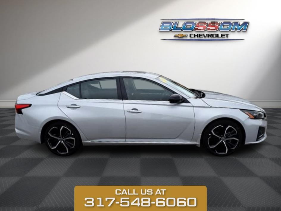 2024 Brilliant Silver Metallic Nissan Altima 2.5 SR FWD Sedan