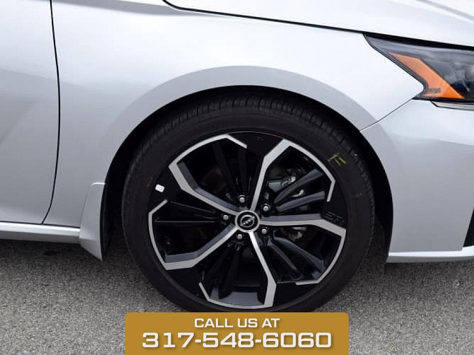 2024 Brilliant Silver Metallic Nissan Altima 2.5 SR FWD Sedan