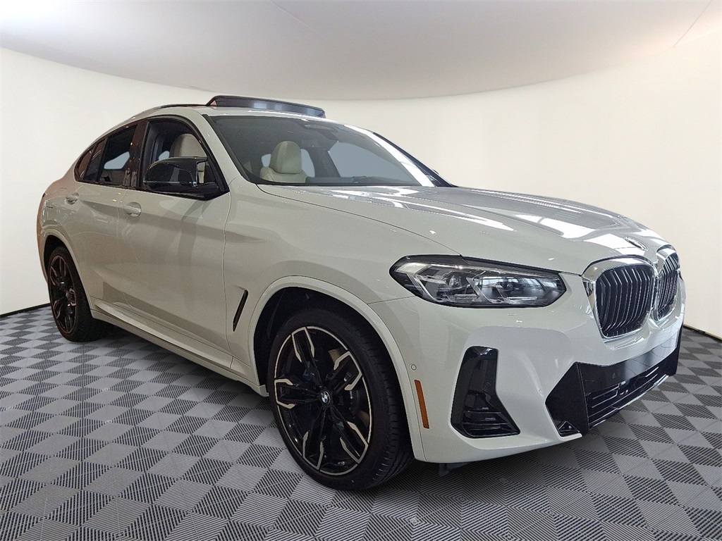 2025 BMW X4 M40i