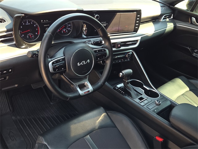 2022 Kia K5 GT-Line photo 12