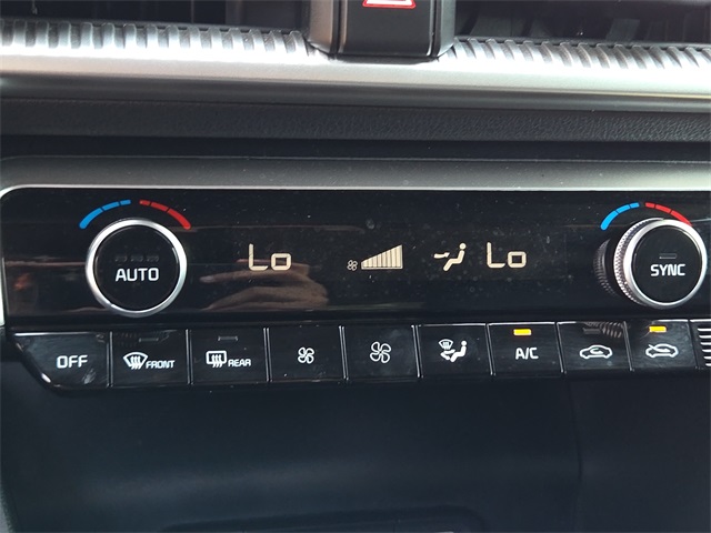 2022 Kia K5 GT-Line photo 16