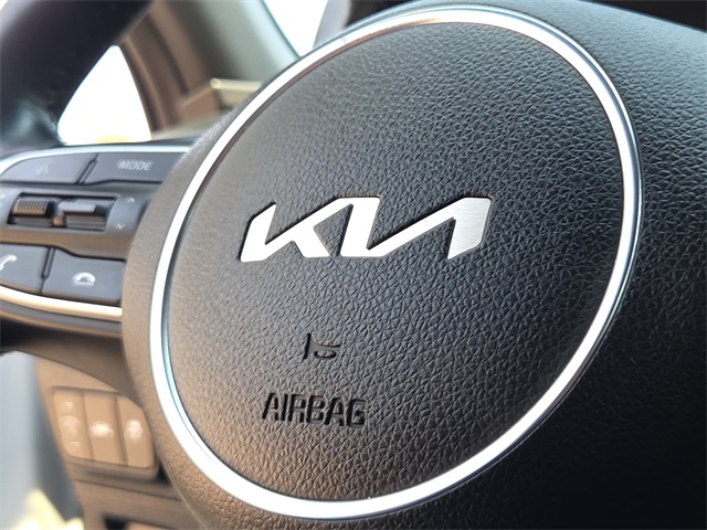 2022 Kia K5 GT-Line photo 18