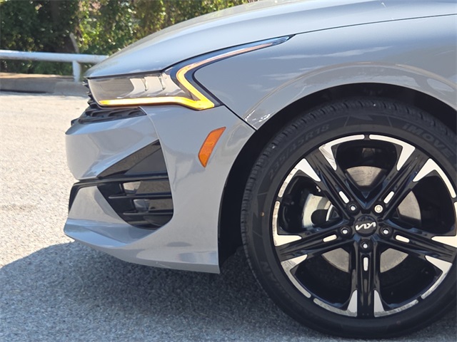 2022 Kia K5 GT-Line photo 2