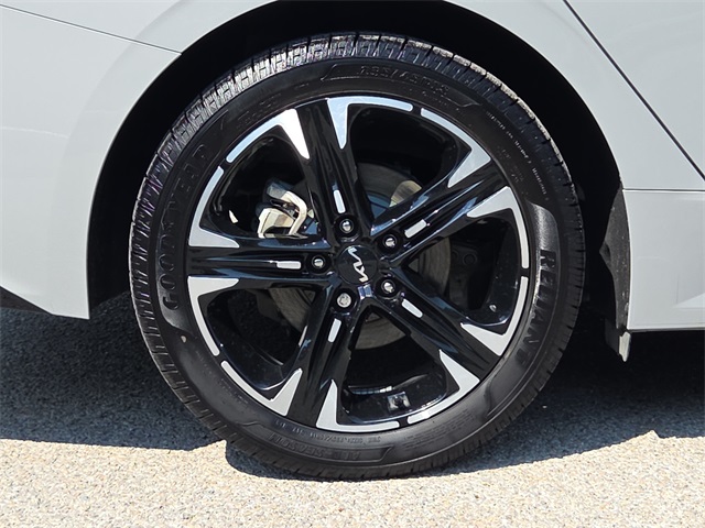 2022 Kia K5 GT-Line photo 6