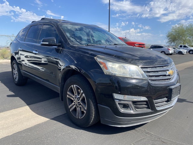 2017 Chevrolet Traverse 2LT photo 2